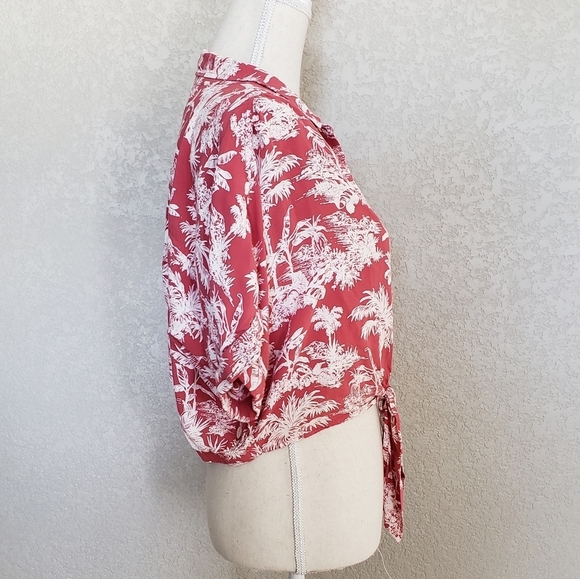 American Eagle  cropped front tie size Large - Picture 3 of 8